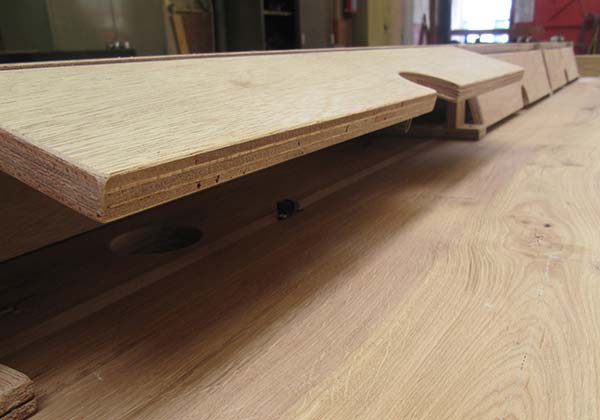 bureautafel-toegang-kabelgoot