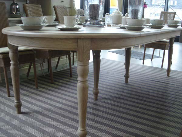 afgeronde-eiken-eettafel