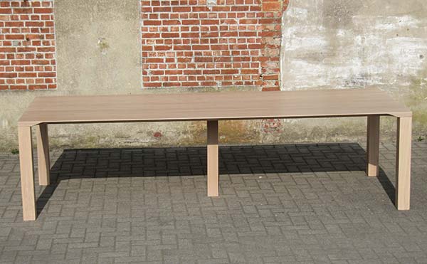 design-eiken-tafel-afgeschuinde-tafelrand