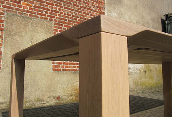 design-eiken-tafel-metalen-versteveging