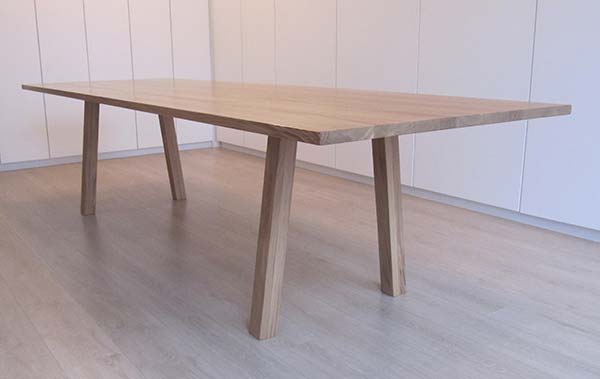 eiken-slanke-design-tafel