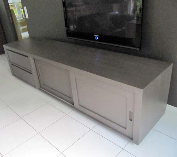 hoten-kasten-grenen-tv-kast