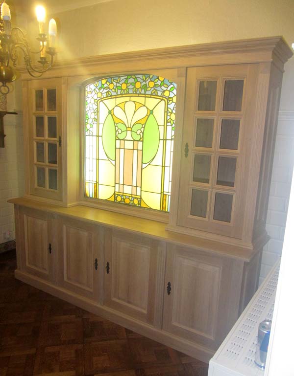 glas_in_lood-vitrinekast