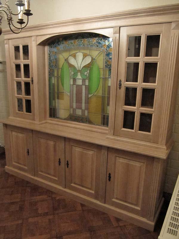 decoratieve-eiken-vitrinekast