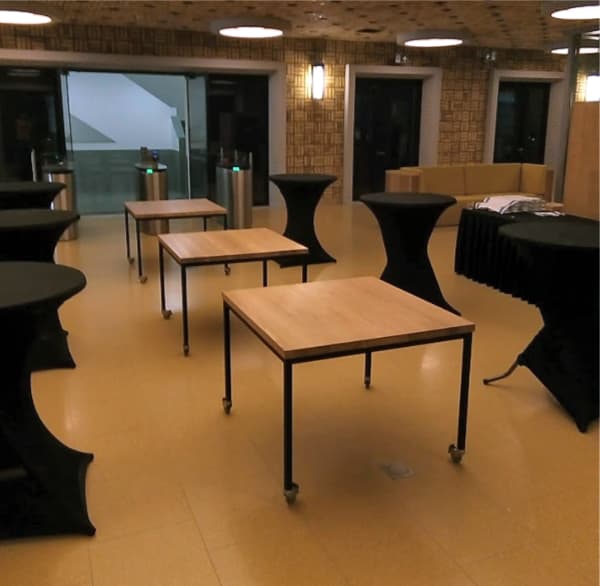T185 houten tafel wieltjes