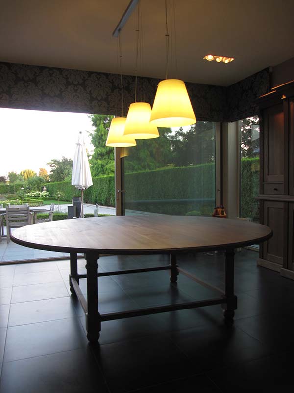 ronde-eiken-eettafel