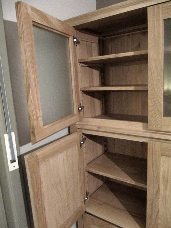 massief-houten-kast-opbergmogelijkheden